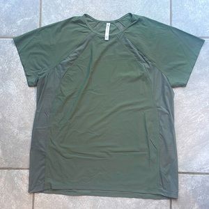 Athleta Ultimate Hybrid Tee
